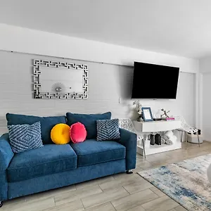 Apartment Newly Renovated Oceanfront Studio W/ Balcony -, Daytona Beach